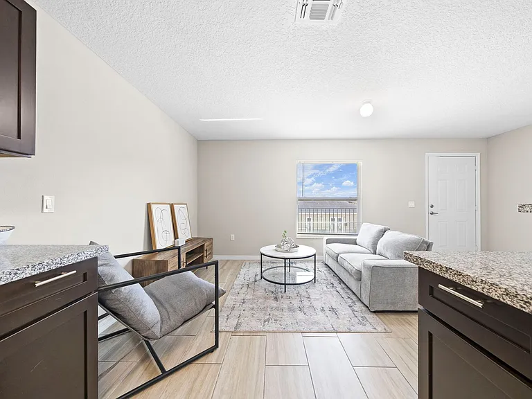 Mercury Cove Apartments — Photo 5