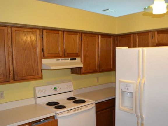 4th image of 1404 Dumont Dr
