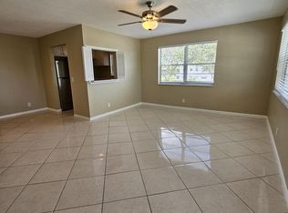 376 Camden Dr #P, West Palm Beach, FL 33417