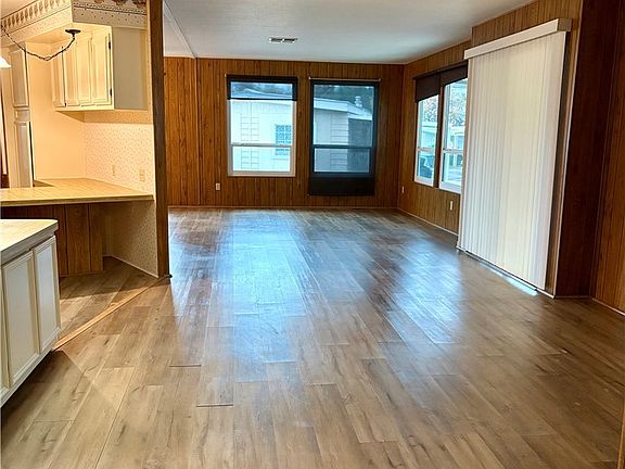 3rd image of 1901 Dayton Rd Space 6