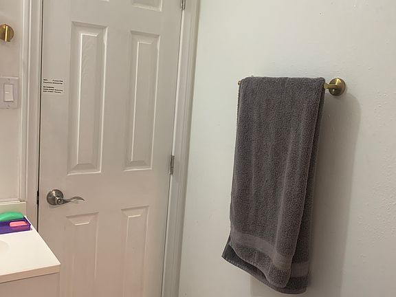 5th image of 1139 Egan Ave