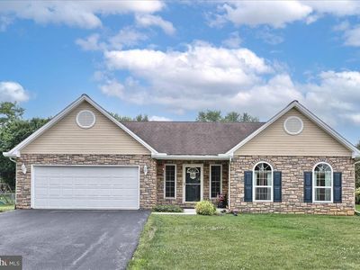 703 W Pine St, Mount Holly Springs, PA, 17065