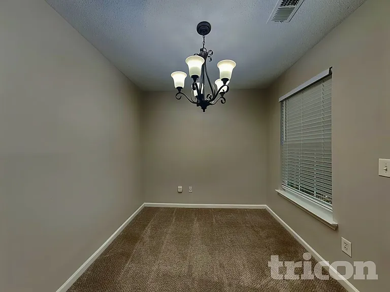205 Lossie Ln — Photo 3