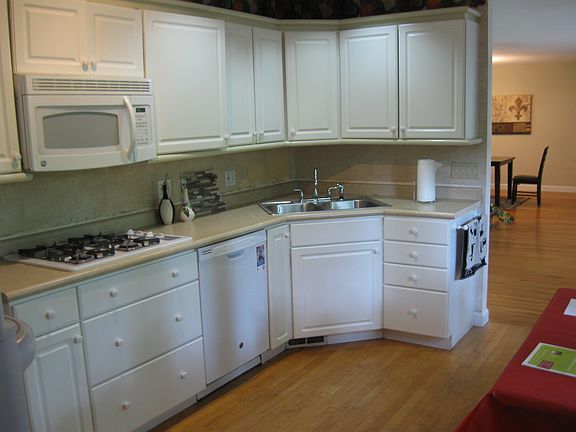 4th image of 10053 Briarwood Dr