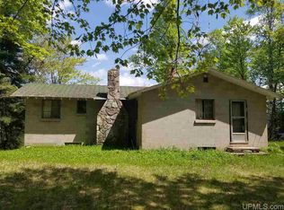 3250 W Crooked Lake Ln, Gwinn, MI 49841