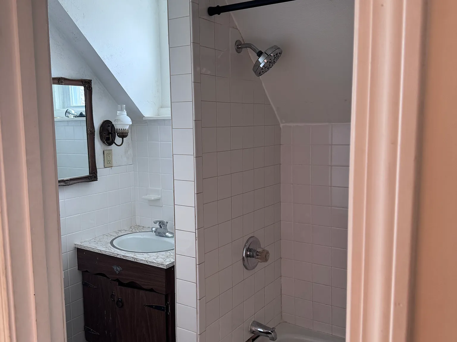 3 bed, 1306 sqft, $2,400 — Photo 3