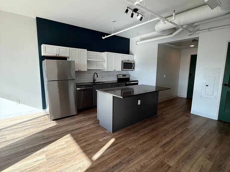 1709 FIFTH AVE — Photo 110