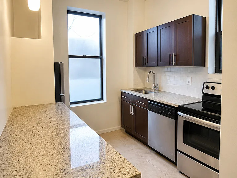 269 Albany Ave #2 — Photo 4