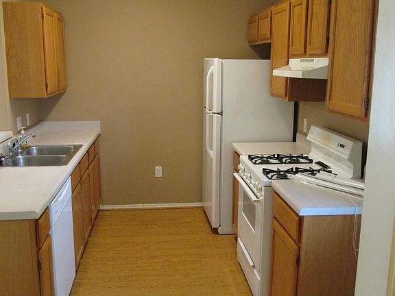 4th image of 807 Tunbridge Dr