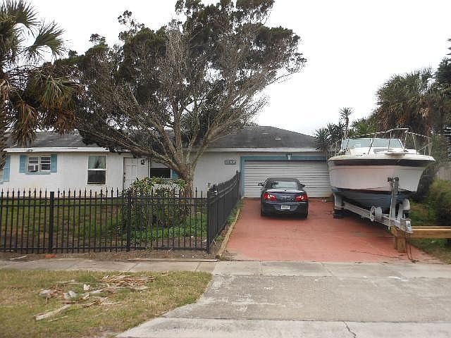 1st image of 2305 N Oleander Ave