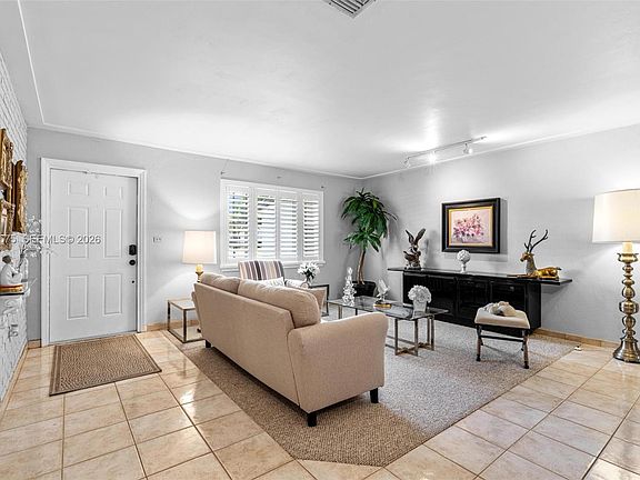 4th image of 9075 SW 48th St