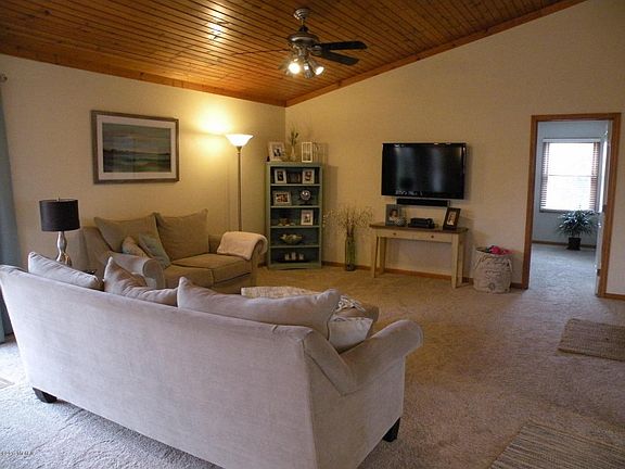 Ridgeview Circle Photo1