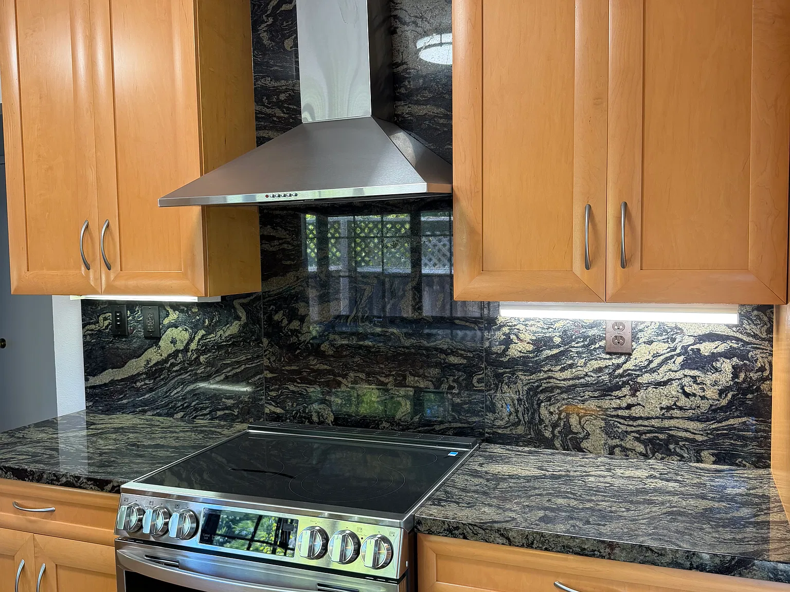 3 bed, 2100 sqft, $8,150 — Photo 4
