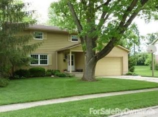 3025 Leonora Dr, Dayton, OH 45420