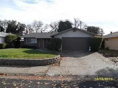 1412 Gregory Way photo 1