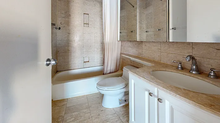 Rented by Bond New York | media 9