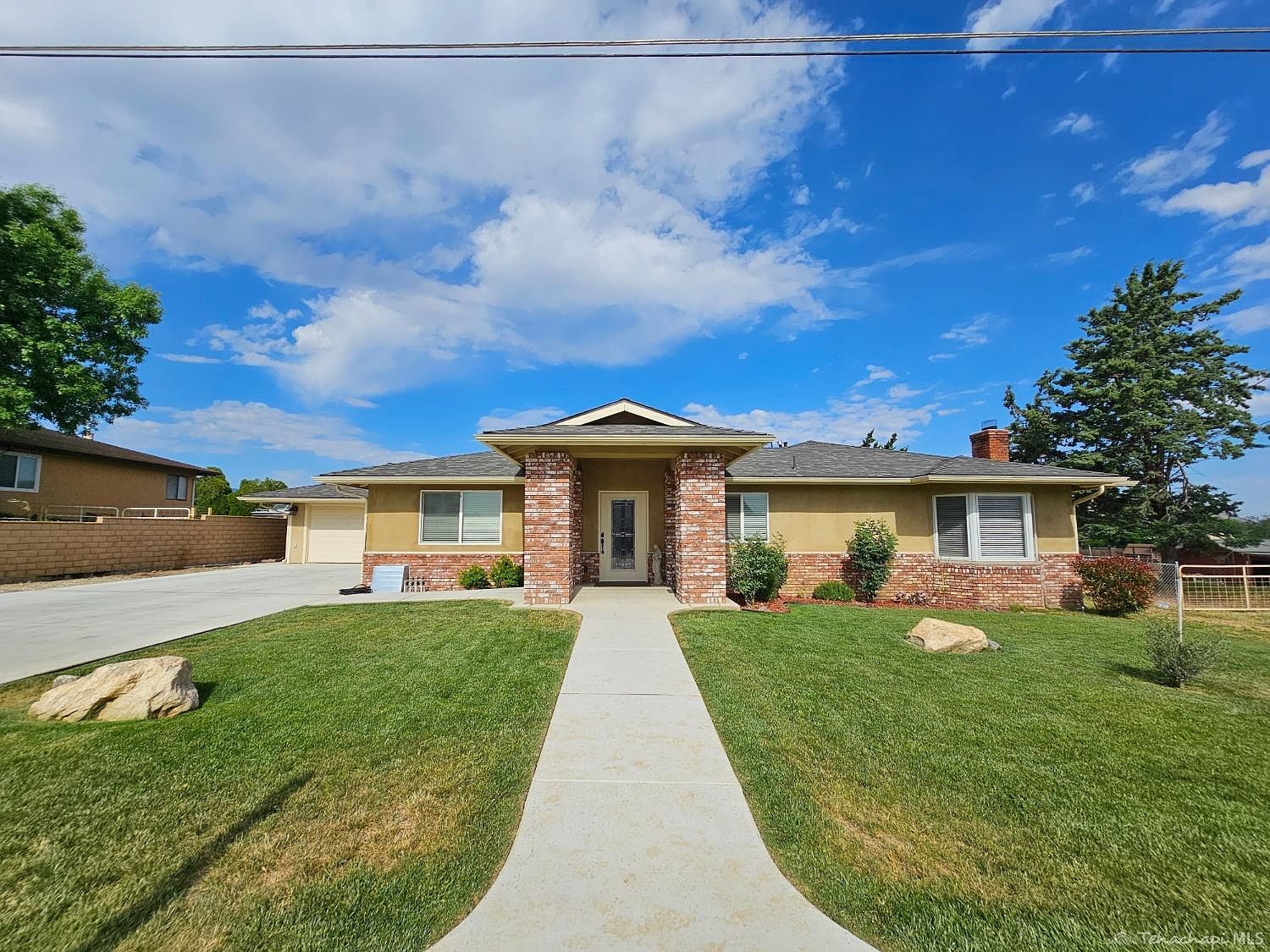 21241 Sierra Vista Dr, Tehachapi, CA 93561 Zillow