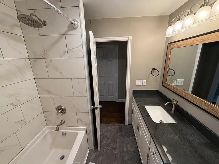 124 W Hartman Ave — Photo 8