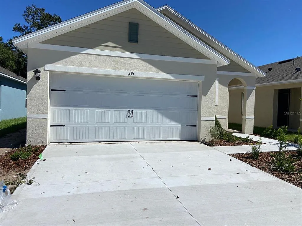 3 bed, 2.0 bath, 1516 sqft, $2,000 — Photo 1