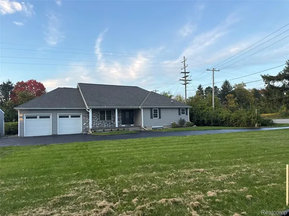 4226 S Dye Rd, Swartz Creek, MI 48473