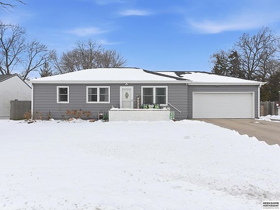 3rd image of 153 S Luther Rd