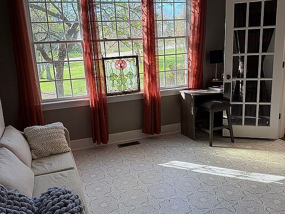 4th image of 2315 Windrift Ct