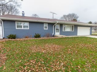 305 N Oak St, Waterman, IL 60556