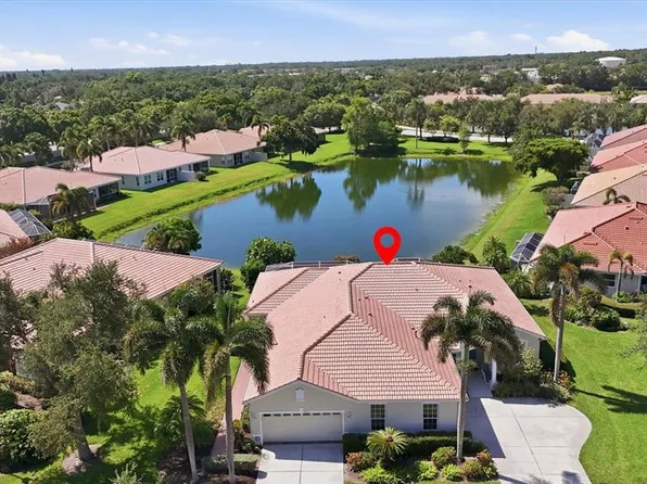 8050 Victoria Falls Cir, Sarasota, FL 34243