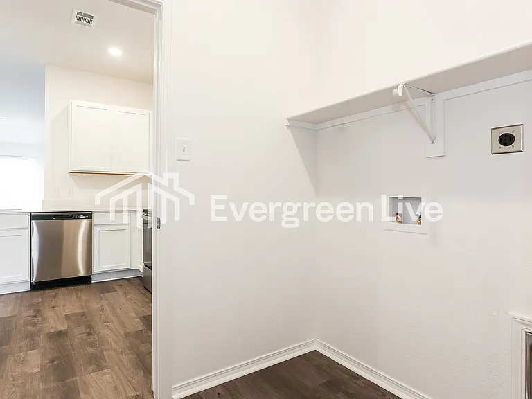 145 Jasmine Ct — Photo 7