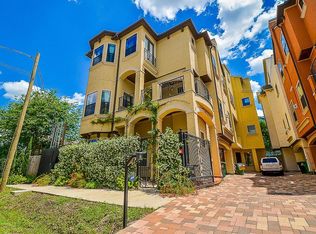 910 Snover St #D, Houston, TX 77007