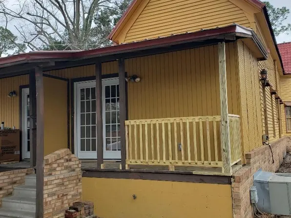 102 S Zetterower Ave #B, Statesboro, GA 30458