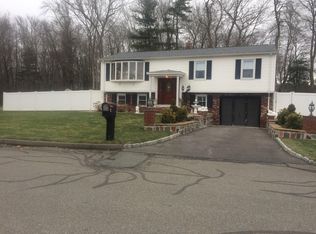 4 Poplar Rd, New Bedford, MA 02745