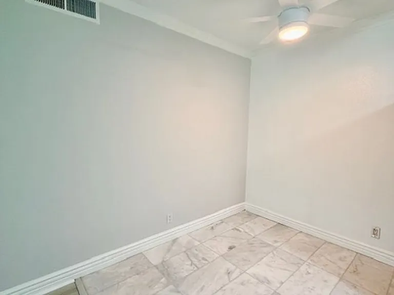 1595 E. Chevy Chase Drive — Photo 30