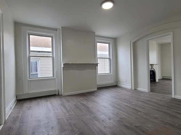 1513 5th Ave #2 — Photo 2