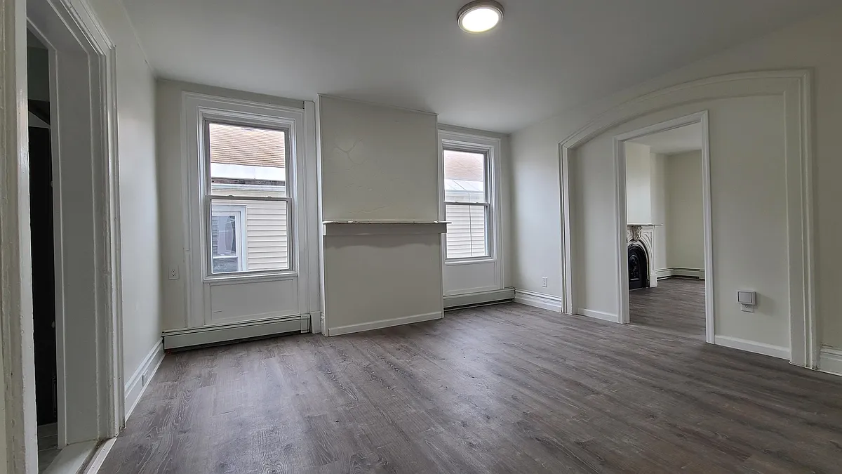 Building Photo - 1513 5th Ave #2