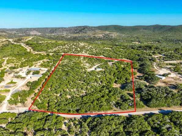 1211 New Northrup Road, Pipe Creek, TX 78063