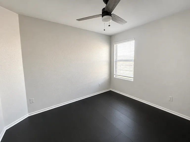 621 Xanadu Dr — Photo 15
