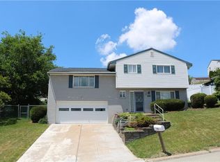 1705 Gina Dr, West Mifflin, PA 15122