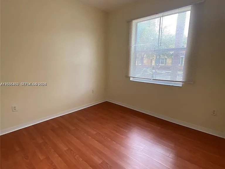 959 NE 42nd Pl #959 — Photo 5