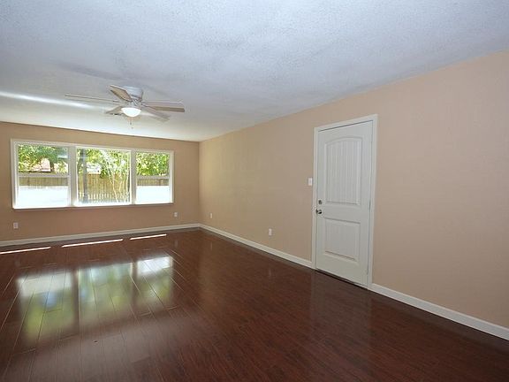 3rd image of 5823 Hornwood Dr