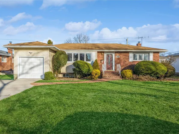 382 Plainview Road, Hicksville, NY 11801