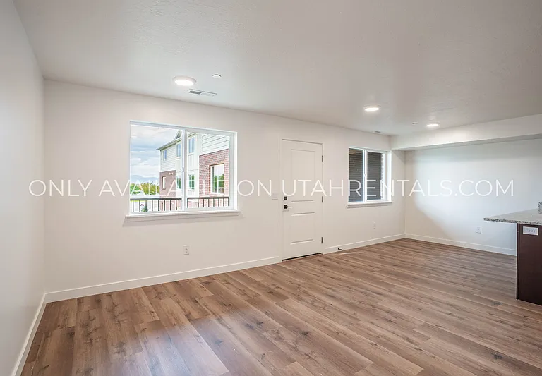 450 W Main St — Photo 14