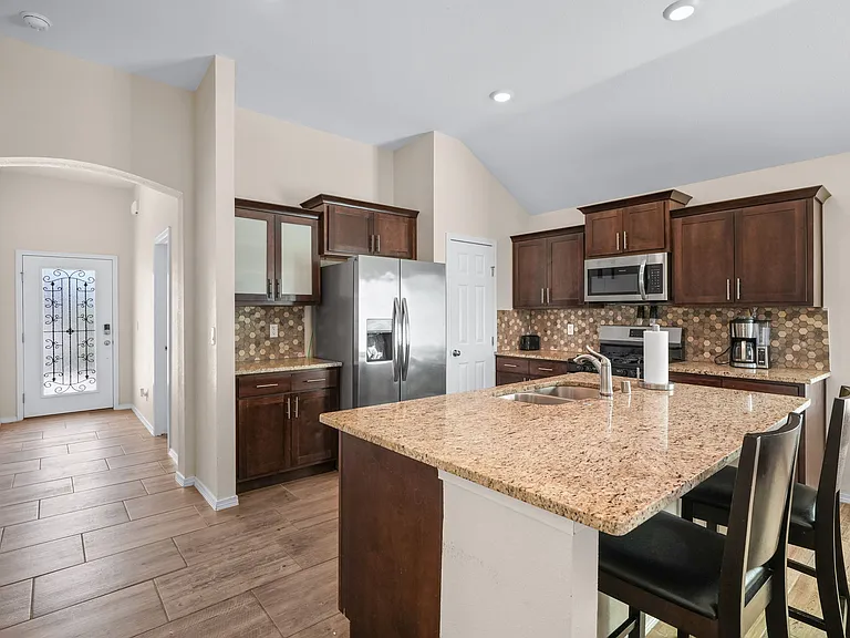 13833 Sky Harbor Ave — Photo 6