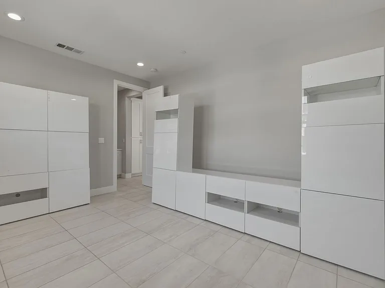 1230 Mateo Miller Cir — Photo 39
