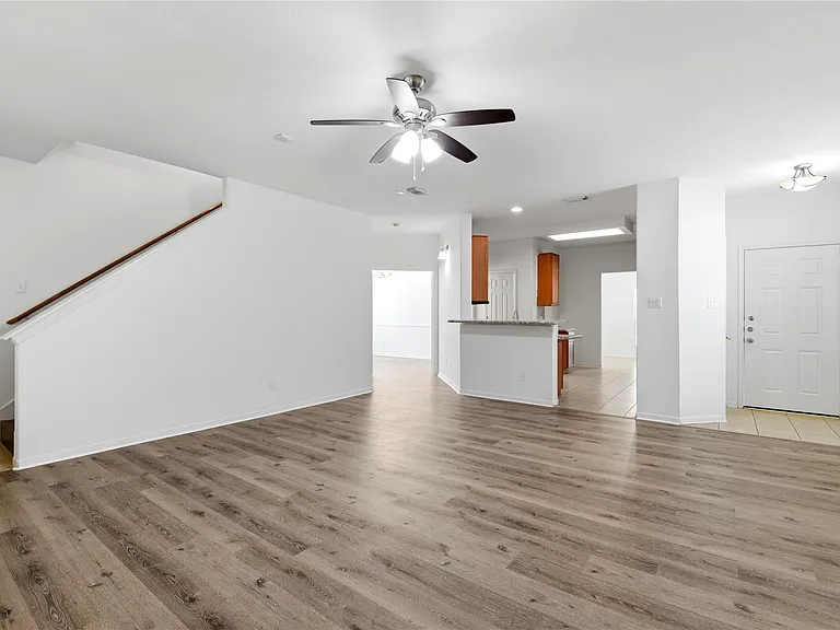 18427 Grove Brook Ln — Photo 8