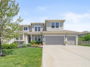 7927 Apache Rd, Lenexa, KS 66227