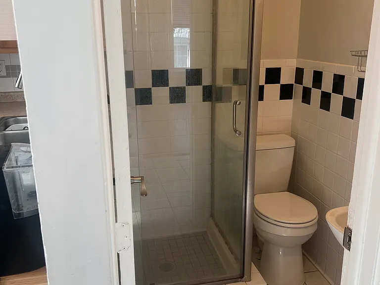 1122 S 32nd St #3 — Photo 9