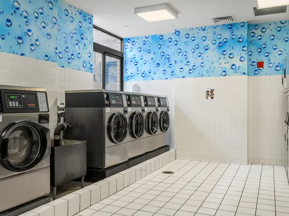 35 West 33rd Street image 15 of 25