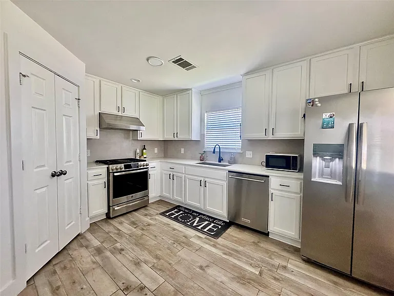 1404 Laguna Cv — Photo 5