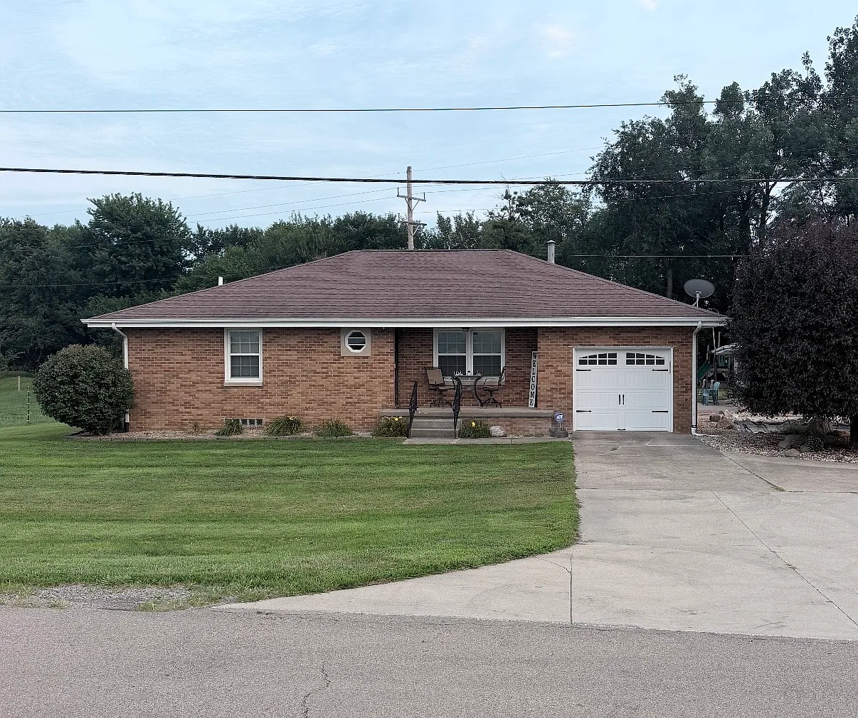4 bed, 2000 sqft, $2,500 — Photo 1